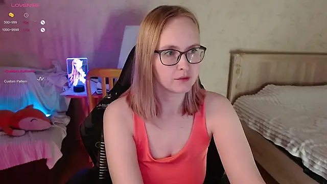 Snapshot of Agatha_Mott chatting on November 9, 2025, 3:10 am Agatha Mott online show from November 9, 2025, 3:10 am