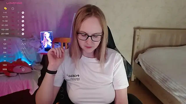 Snapshot of Agatha_Mott chatting on November 8, 2025, 2:59 am Agatha Mott online show from November 8, 2025, 2:59 am