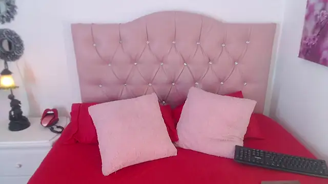 triana crimson online show from February 9, 2025, 10:32 pm