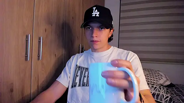 Mastrangelo xxx online show from October 14, 2025, 3:18 am