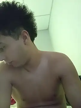 Snapshot of Megan2077 chatting on November 12, 2025, 4:16 am Megan2077 online show from November 12, 2025, 4:16 am