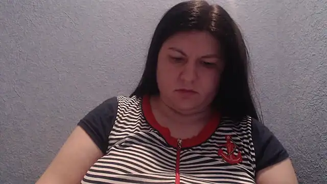 Snapshot of KiraSwee chatting on February 2, 2026, 5:12 pm KiraSwee online show from February 2, 2026, 5:12 pm