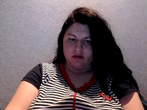 KiraSwee online show from March 21, 2025, 5:45 pm