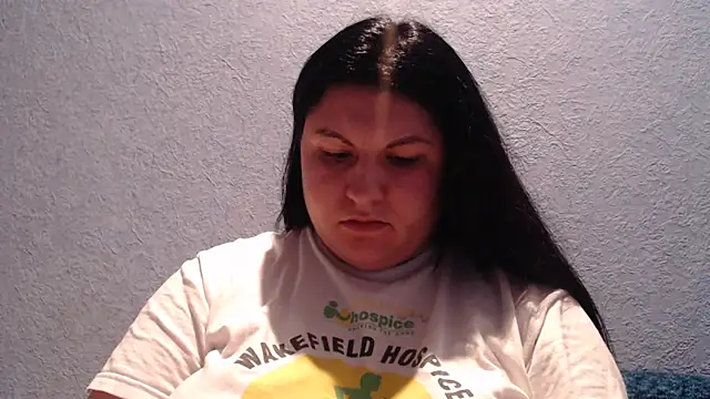 Snapshot of KiraSwee chatting on December 17, 2025, 7:52 pm KiraSwee online show from December 17, 2025, 7:52 pm