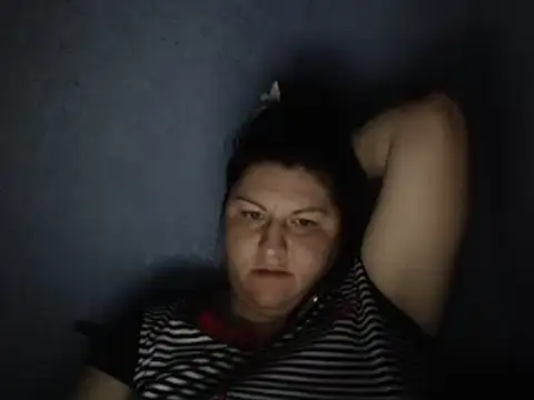 KiraSwee online show from September 21, 2025, 6:13 pm