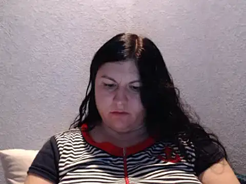 KiraSwee online show from October 10, 2025, 6:09 pm