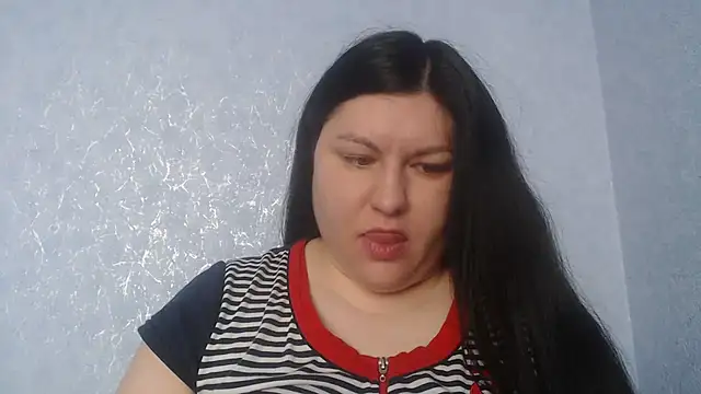 Snapshot of KiraSwee chatting on January 12, 2026, 7:37 am KiraSwee online show from January 12, 2026, 7:37 am