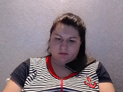 KiraSwee online show from March 5, 2025, 5:50 pm