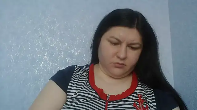 Snapshot of KiraSwee chatting on February 1, 2026, 1:53 pm KiraSwee online show from February 1, 2026, 1:53 pm