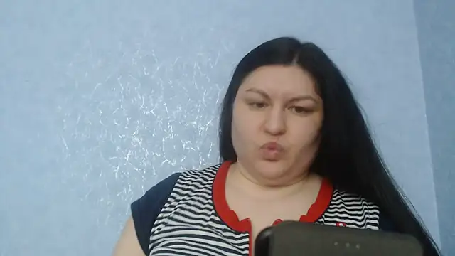 Snapshot of KiraSwee chatting on February 5, 2026, 1:40 pm KiraSwee online show from February 5, 2026, 1:40 pm