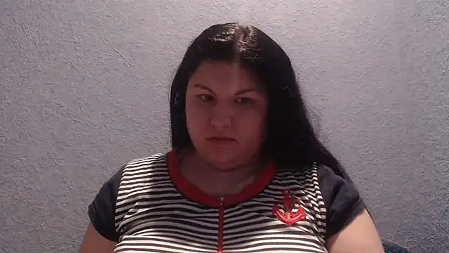 Snapshot of KiraSwee chatting on December 18, 2025, 3:38 pm KiraSwee online show from December 18, 2025, 3:38 pm