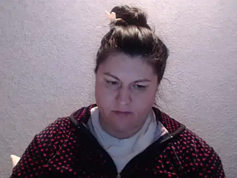 KiraSwee online show from October 17, 2025, 6:21 pm