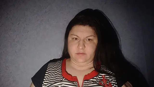 Snapshot of KiraSwee chatting on January 13, 2026, 10:35 pm KiraSwee online show from January 13, 2026, 10:35 pm