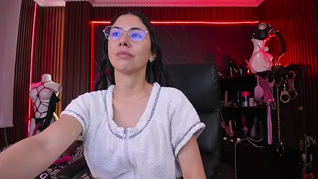 XiaQueen online show from October 30, 2025, 11:19 am