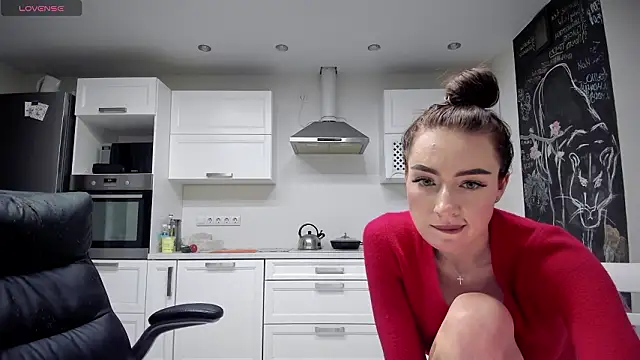 lisenok online show from March 14, 2026, 5:52 pm