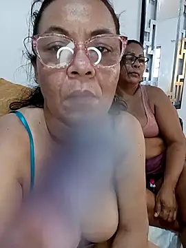 Snapshot of thefuckingowneroftits chatting on November 3, 2025, 12:31 pm thefuckingowneroftits online show from November 3, 2025, 12:31 pm