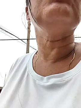 Snapshot of thefuckingowneroftits chatting on March 19, 2026, 1:33 pm thefuckingowneroftits online show from March 19, 2026, 1:33 pm