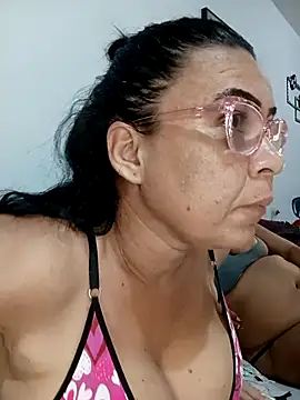 Snapshot of thefuckingowneroftits chatting on November 4, 2025, 9:13 am thefuckingowneroftits online show from November 4, 2025, 9:13 am