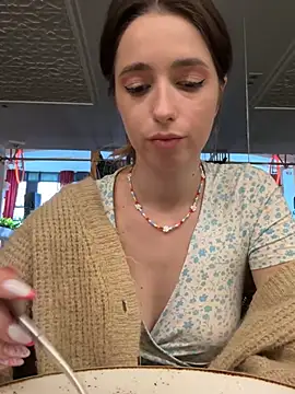 Snapshot of Maria_Moonlight chatting on March 9, 2025, 2:43 pm Maria Moonlight online show from March 9, 2025, 2:43 pm