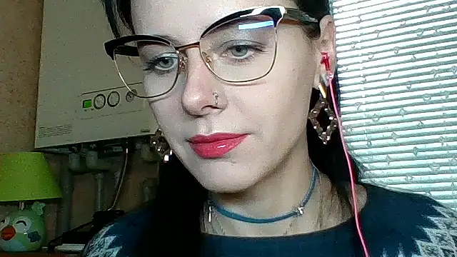 LuminousLady online show from November 8, 2025, 10:52 am