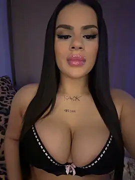 mrsbellanova online show from December 3, 2025, 9:36 pm