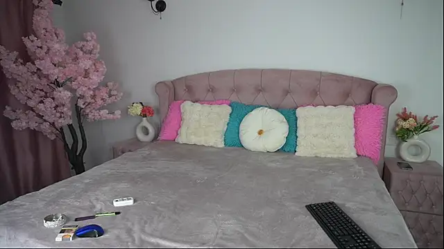 emma goodess  online show from October 8, 2025, 10:54 pm