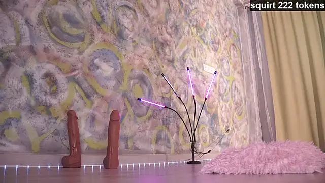 Snapshot of queeneliaa chatting on March 11, 2025, 10:18 am queeneliaa online show from March 11, 2025, 10:18 am