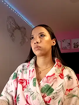 Snapshot of SallyWhitee chatting on February 24, 2026, 4:35 am SallyWhitee online show from February 24, 2026, 4:35 am