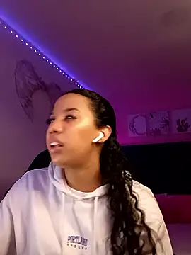 Snapshot of SallyWhitee chatting on January 9, 2026, 5:25 am SallyWhitee online show from January 9, 2026, 5:25 am