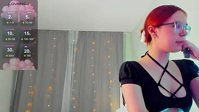 Snapshot of Mia_Luw chatting on March 5, 2025, 3:51 pm Mia Luw online show from March 5, 2025, 3:51 pm