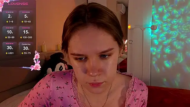 Snapshot of Mia_Luw chatting on November 22, 2025, 3:49 am Mia Luw online show from November 22, 2025, 3:49 am