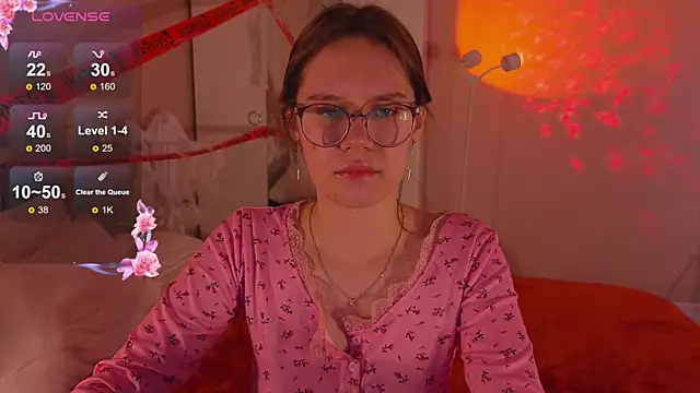 Snapshot of Mia_Luw chatting on November 2, 2025, 3:55 am Mia Luw online show from November 2, 2025, 3:55 am