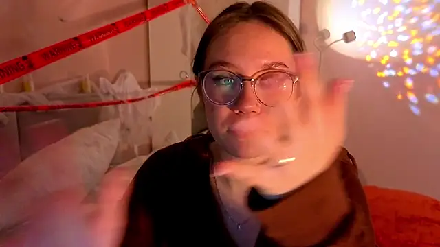 Snapshot of Mia_Luw chatting on November 2, 2025, 5:40 pm Mia Luw online show from November 2, 2025, 5:40 pm