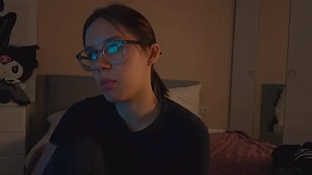 Snapshot of Mia_Luw chatting on September 11, 2025, 4:56 am Mia Luw online show from September 11, 2025, 4:56 am