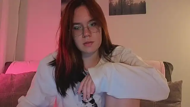 Snapshot of Mia_Luw chatting on July 22, 2026, 4:09 pm Mia Luw online show from July 22, 2026, 4:09 pm