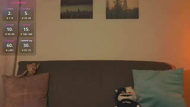 Mia Luw online show from April 9, 2026, 10:38 pm