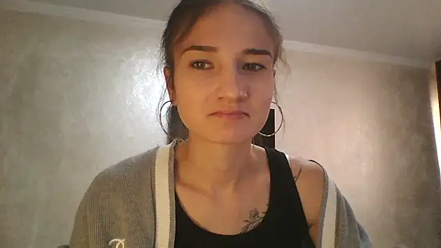 RoyalDessertt online show from September 17, 2025, 10:17 am