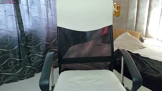 Alektra bryce online show from September 18, 2025, 8:12 pm