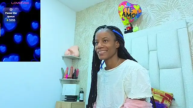 Snapshot of dafnnelewis chatting on June 22, 2026, 11:18 am dafnnelewis online show from June 22, 2026, 11:18 am