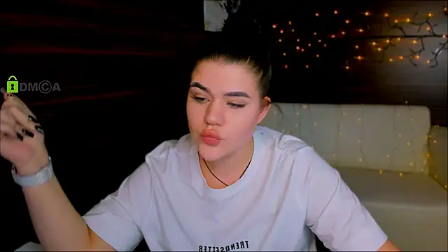 Snapshot of elmira_rose chatting on February 12, 2025, 4:55 pm elmira rose online show from February 12, 2025, 4:55 pm