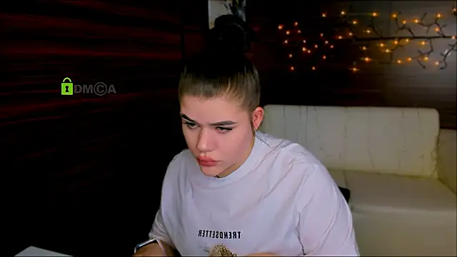 Snapshot of elmira_rose chatting on February 12, 2025, 10:46 am elmira rose online show from February 12, 2025, 10:46 am