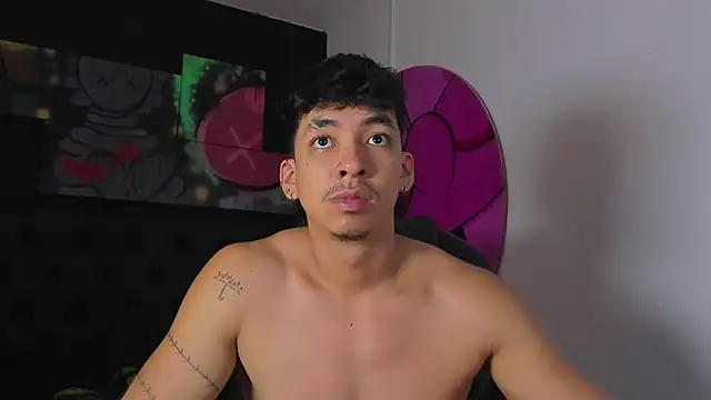 ISAAC CRYSTON online show from October 30, 2025, 7:33 pm