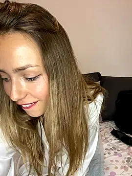 Snapshot of Hilary_283 chatting on September 26, 2025, 6:04 pm Hilary 283 online show from September 26, 2025, 6:04 pm