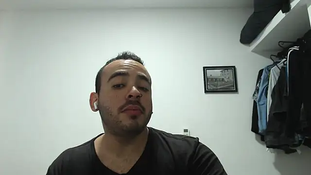 thitat lovers online show from March 5, 2025, 9:37 pm