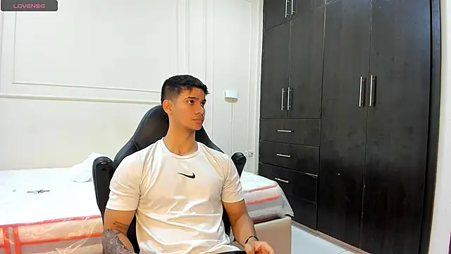 Snapshot of ANDRES_STUD chatting on April 22, 2026, 5:25 am ANDRES STUD online show from April 22, 2026, 5:25 am