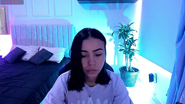 Snapshot of julieta_fn chatting on May 29, 2026, 1:17 pm julieta fn online show from May 29, 2026, 1:17 pm