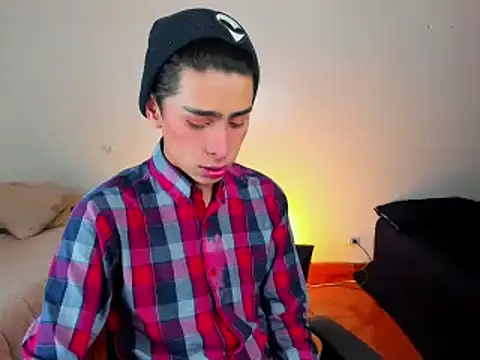 Snapshot of steve__gray chatting on February 16, 2025, 2:10 pm steve gray online show from February 16, 2025, 2:10 pm