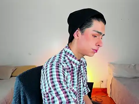 Snapshot of steve__gray chatting on February 20, 2025, 3:19 pm steve gray online show from February 20, 2025, 3:19 pm