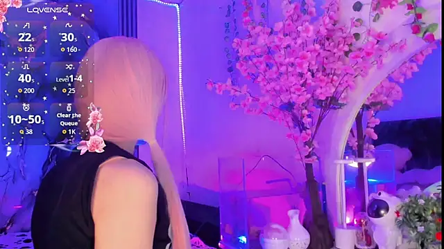 Snapshot of Irina_milkmaid chatting on November 5, 2025, 9:07 pm Irina milkmaid online show from November 5, 2025, 9:07 pm