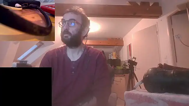 Snapshot of Mastersanges chatting on November 14, 2025, 4:43 pm Mastersanges online show from November 14, 2025, 4:43 pm